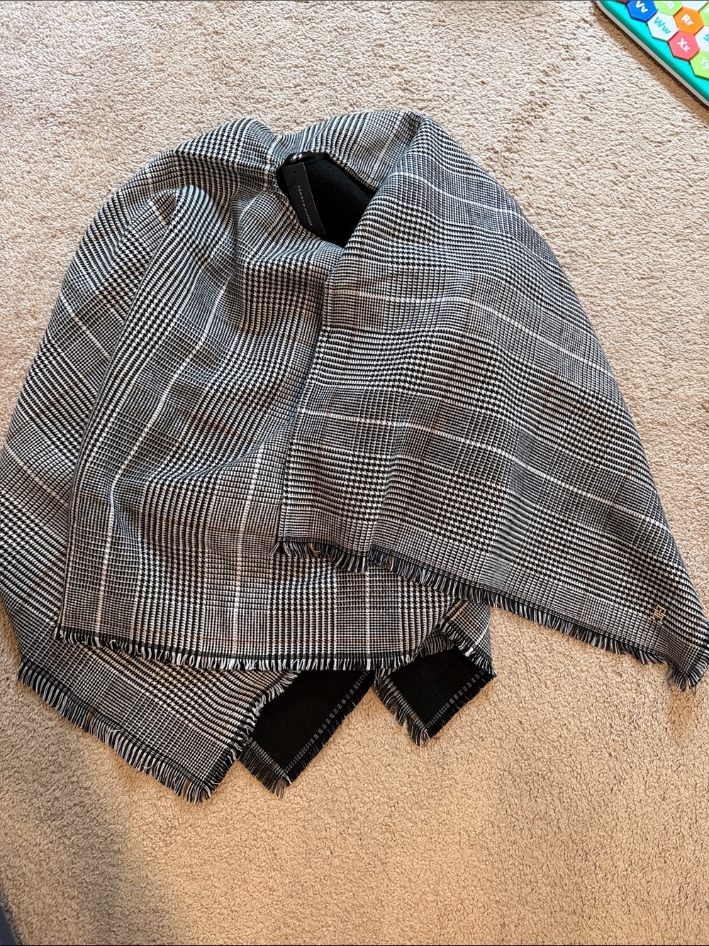 Tommy Hilfiger Black and White Glen Plaid cape with Label